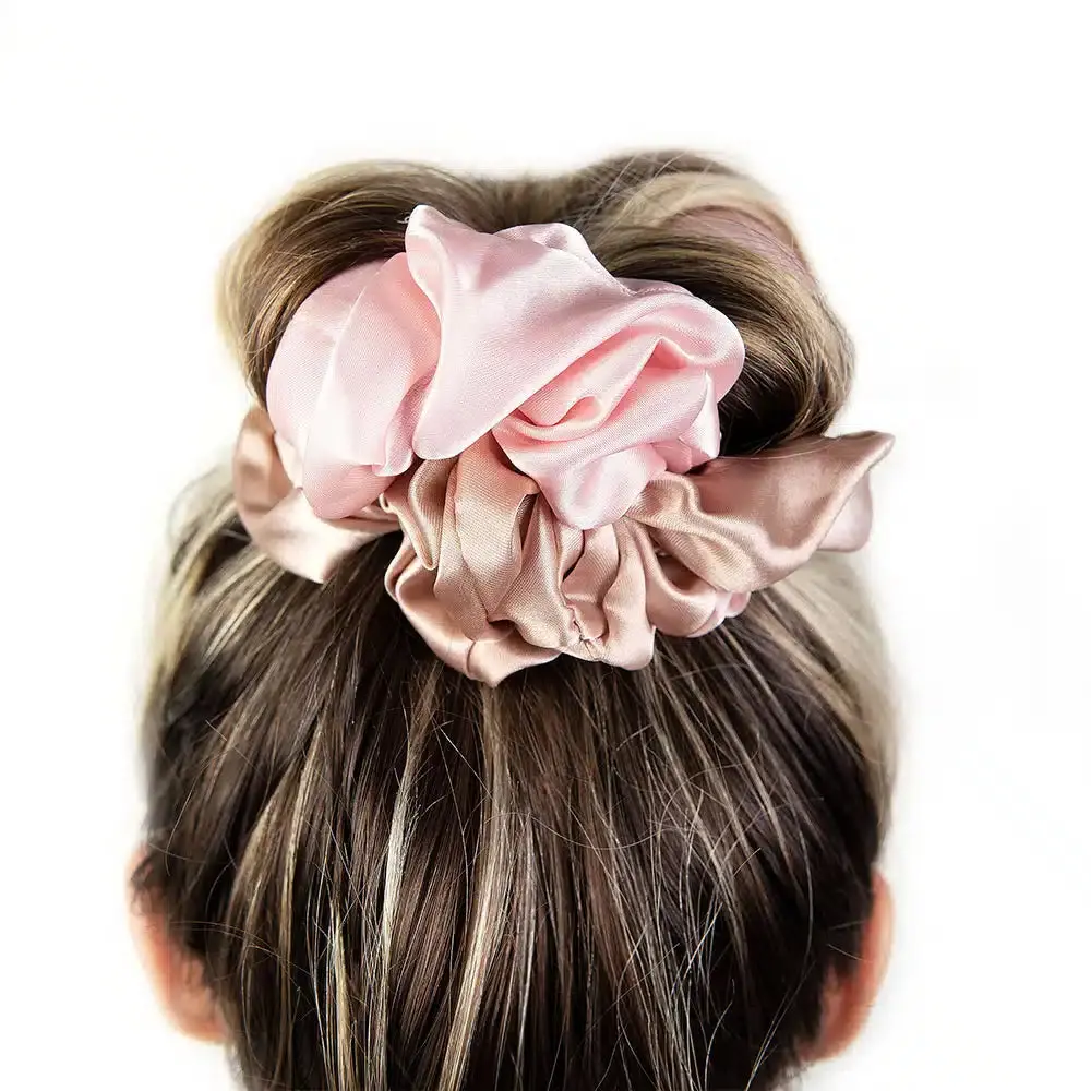 Heatless Curling Scrunchie - Image 2