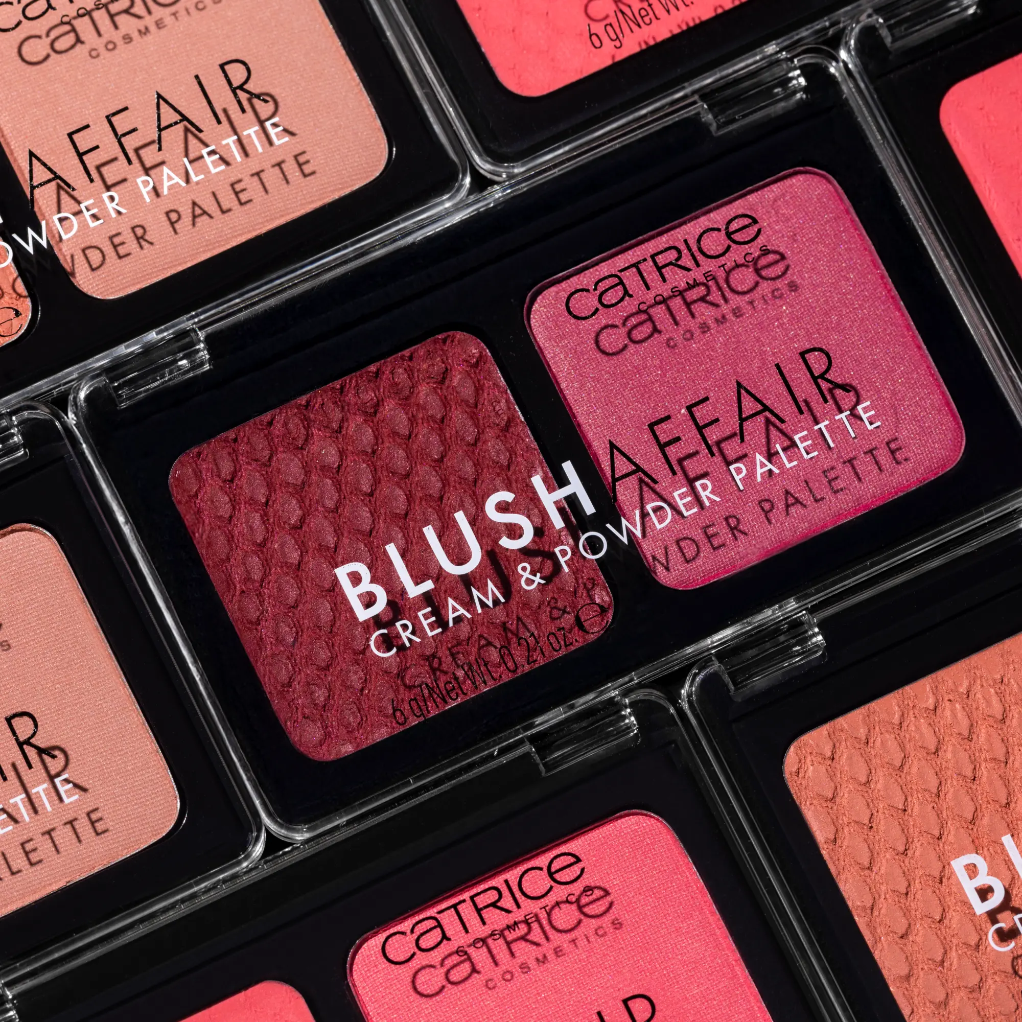 Blush Affair Cream & Powder Palette 050 Bold Berry - Image 6