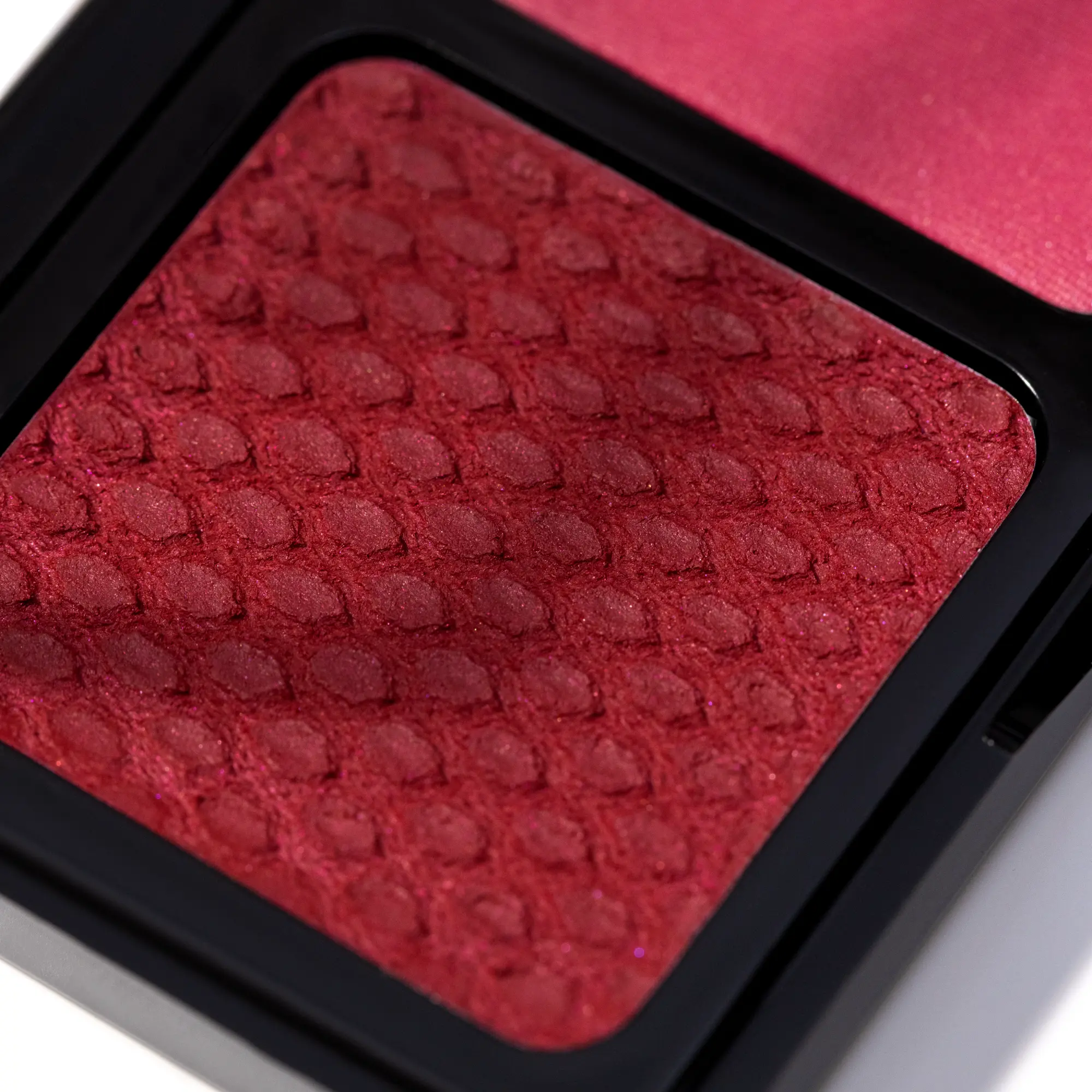 Blush Affair Cream & Powder Palette 050 Bold Berry - Image 7