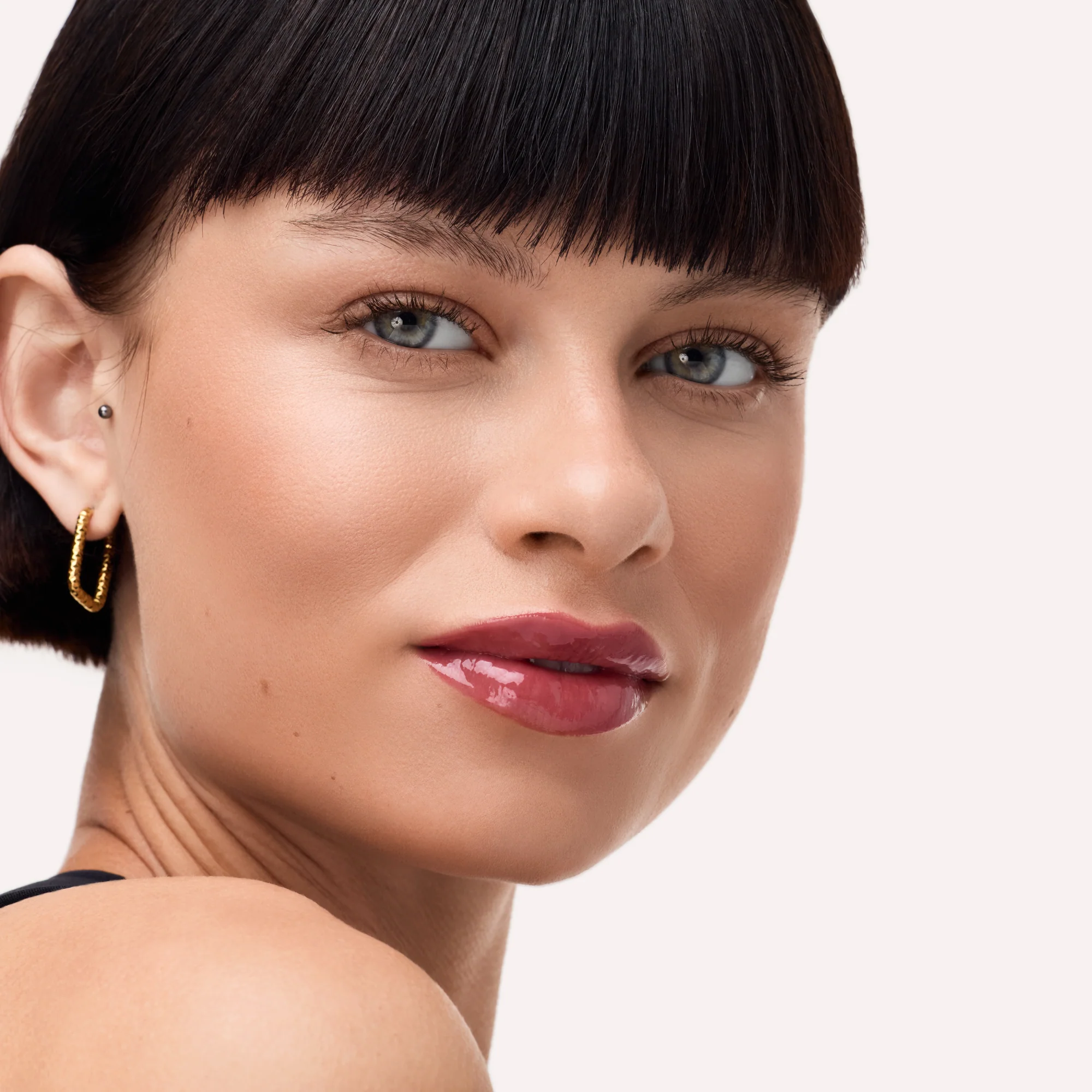 Gloss Obsessed Lip Glaze 040 Pout Of Office - Image 5