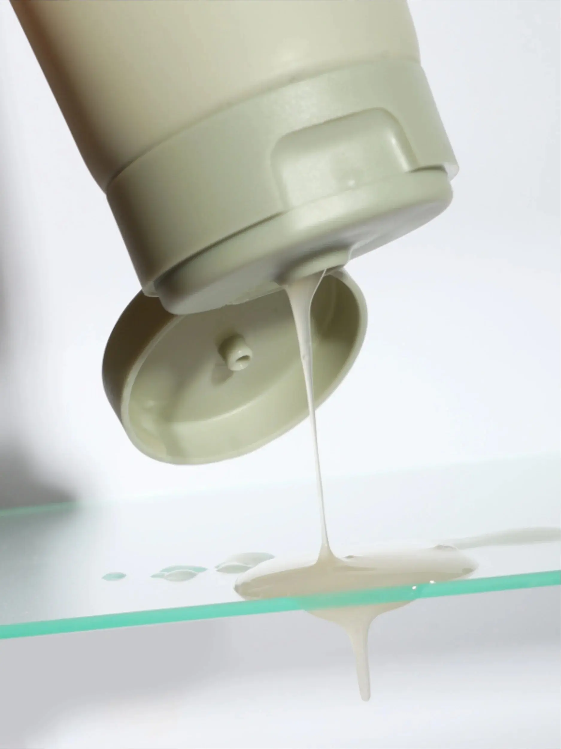 Colloidal Oatmeal Gentle Soothing Cleanser - Image 2