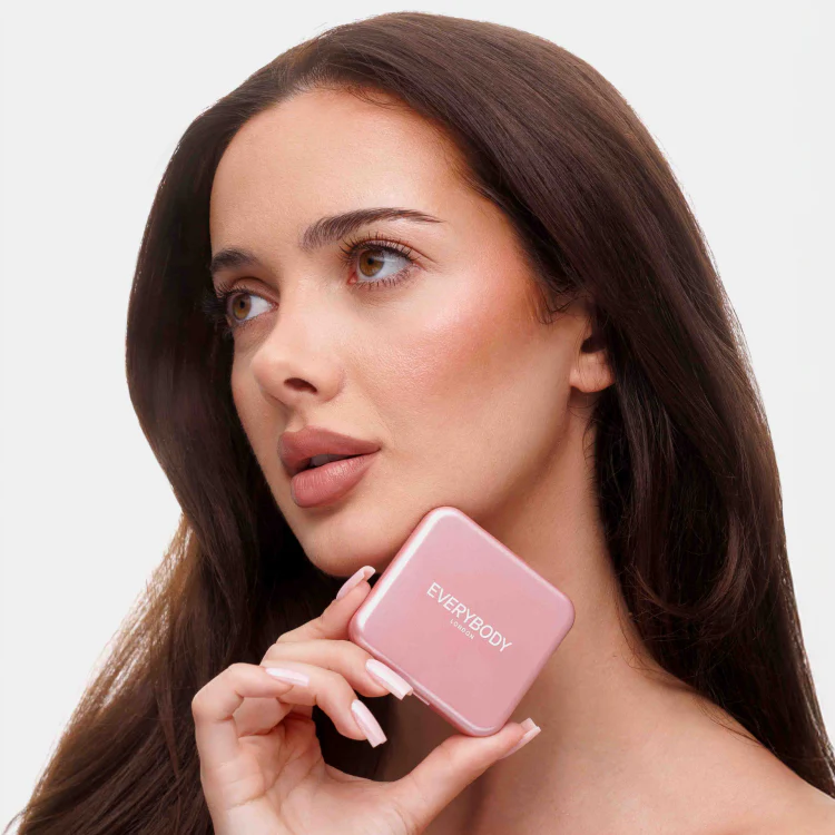 Illuminating Blusher Berry Pearl - Image 2
