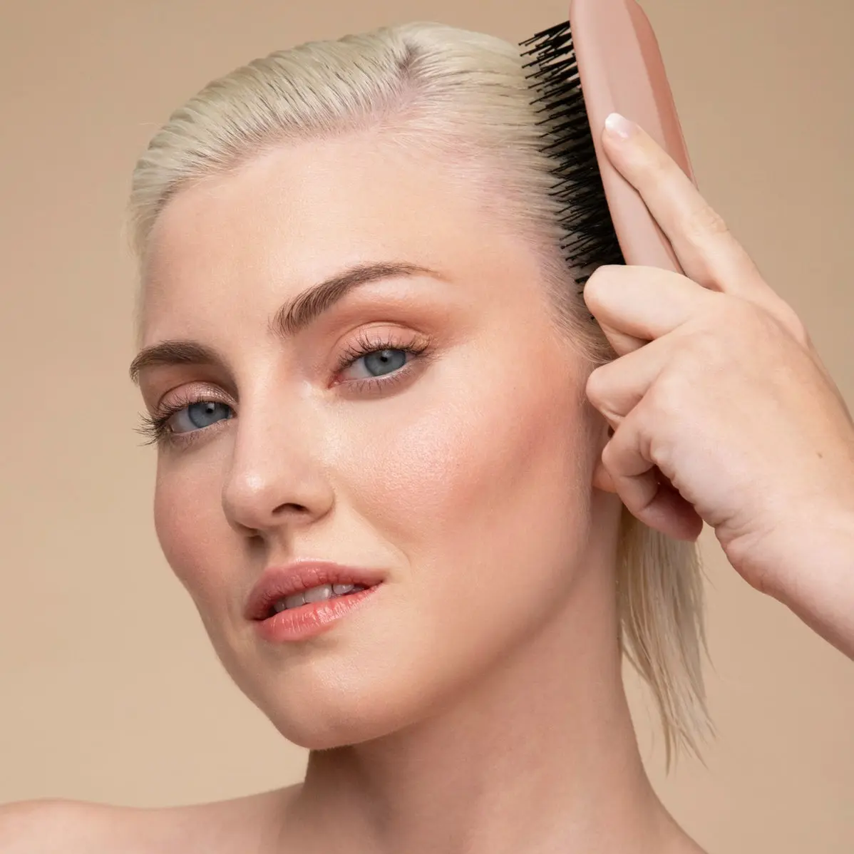 Scalp Renewal Brush Terracotta - Image 2