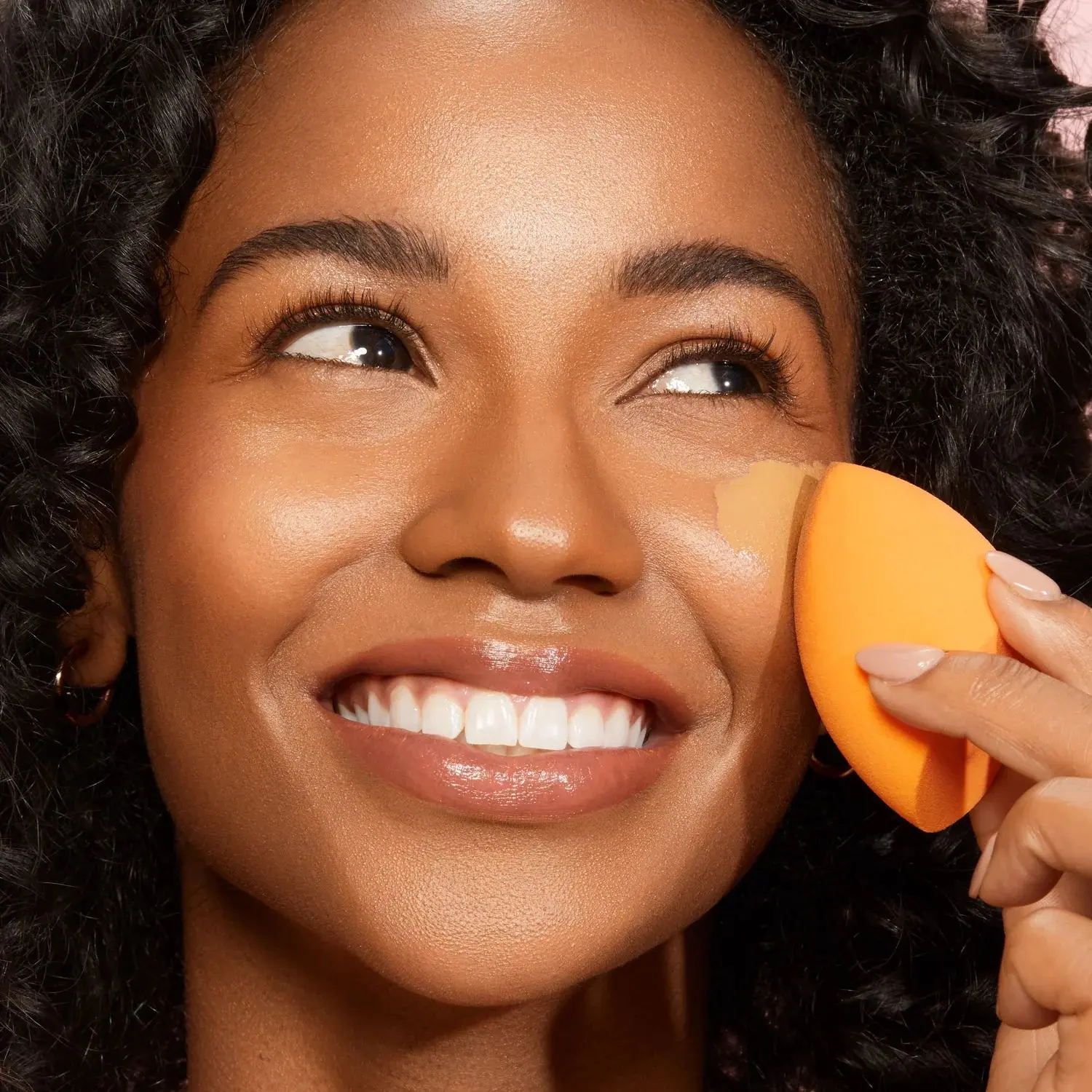Miracle Complexion Sponge + Concealer Sponge Duo - Image 3