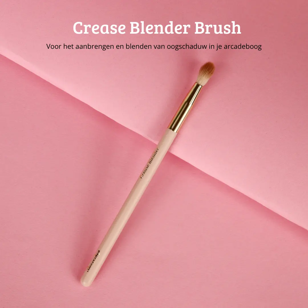 Soft Pink & Gold Crease Blender Brush - Image 2